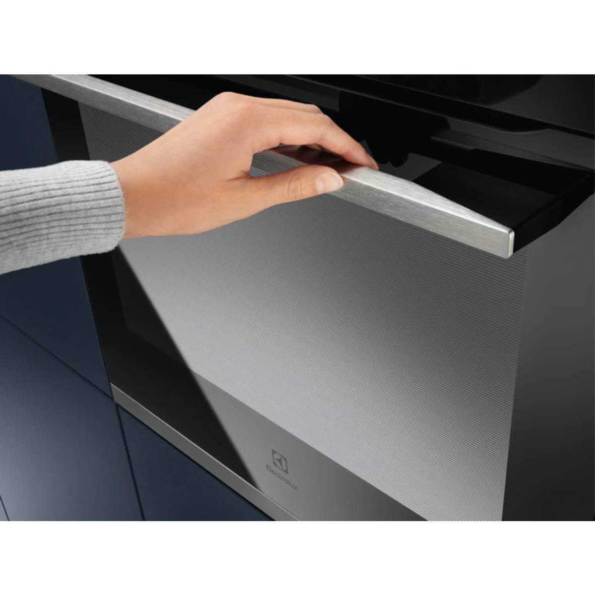 Духовой шкаф электрический ELECTROLUX OKD6P77WX