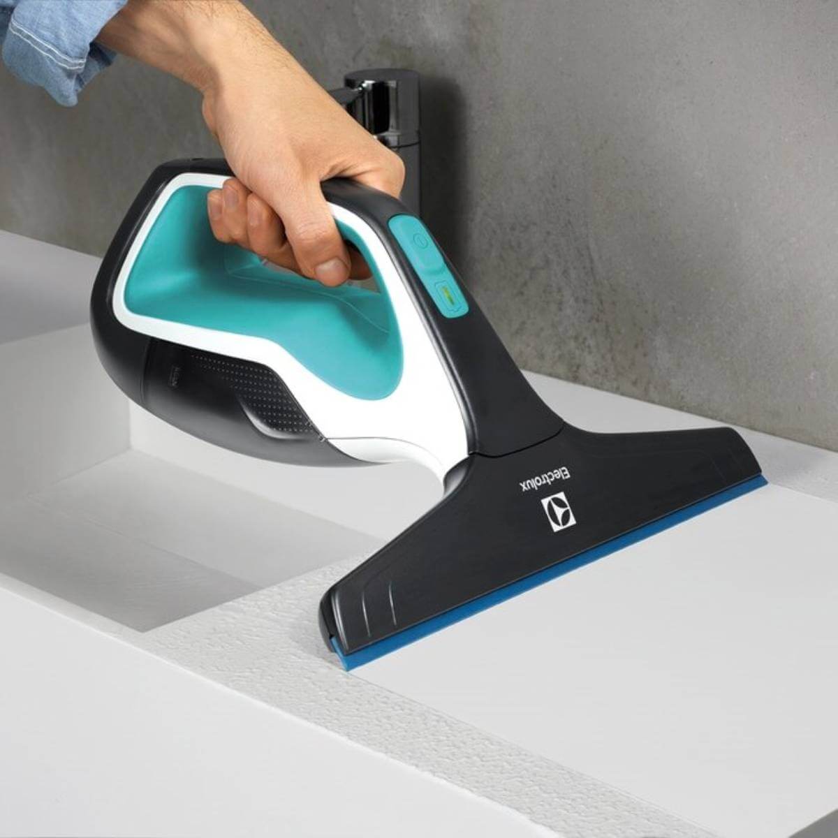 Пылесос ручной ELECTROLUX WS71-4AS