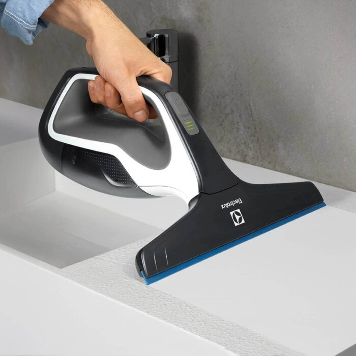 Пылесос ручной ELECTROLUX WS71-6TG