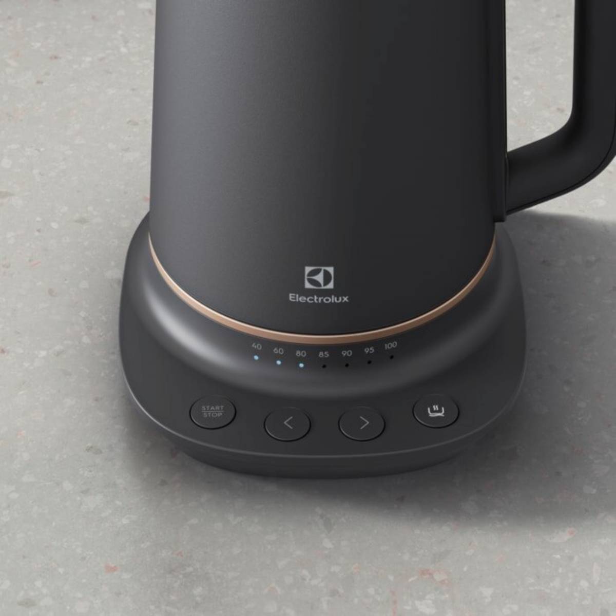 Чайник ELECTROLUX E7K1-6BP