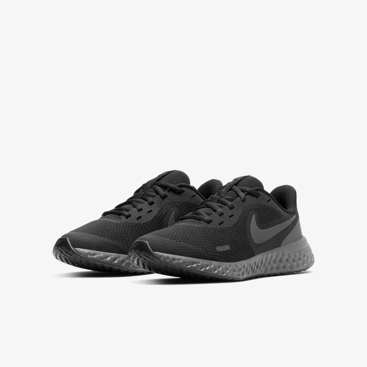 Детские кроссовки Nike REVOLUTION 5 (GS) BQ5671-001