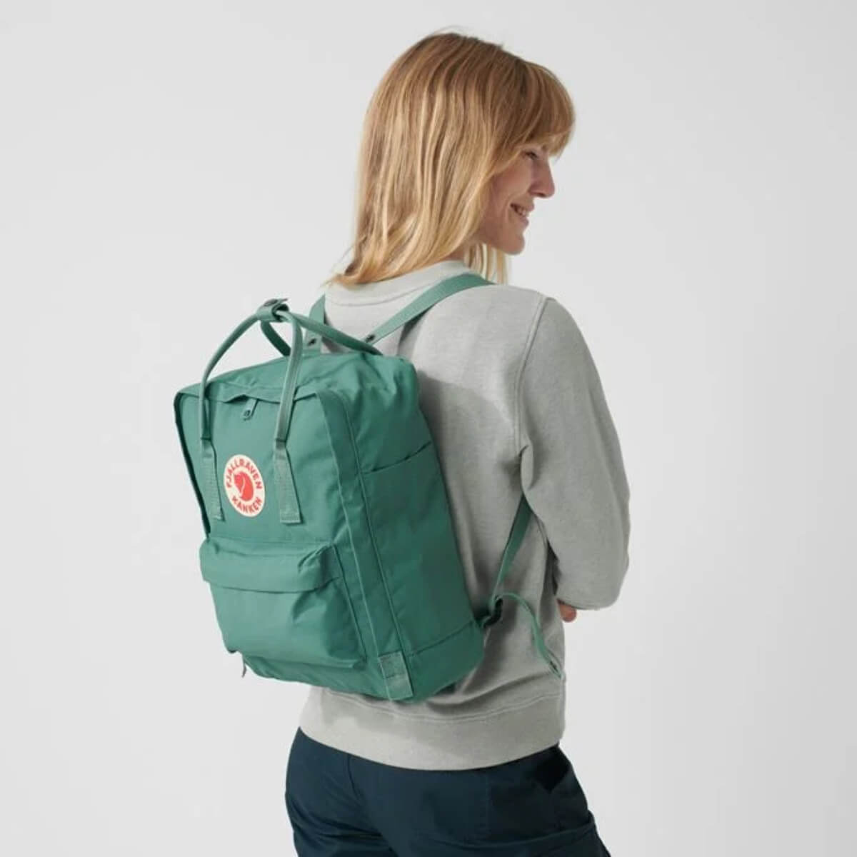 Городской рюкзак Fjallraven Kanken Frost Green 16 л 23510.664