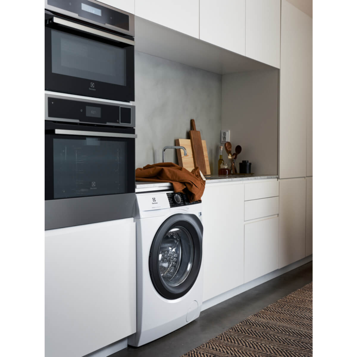 Стирально-сушильная машина ELECTROLUX EW7WR4684W