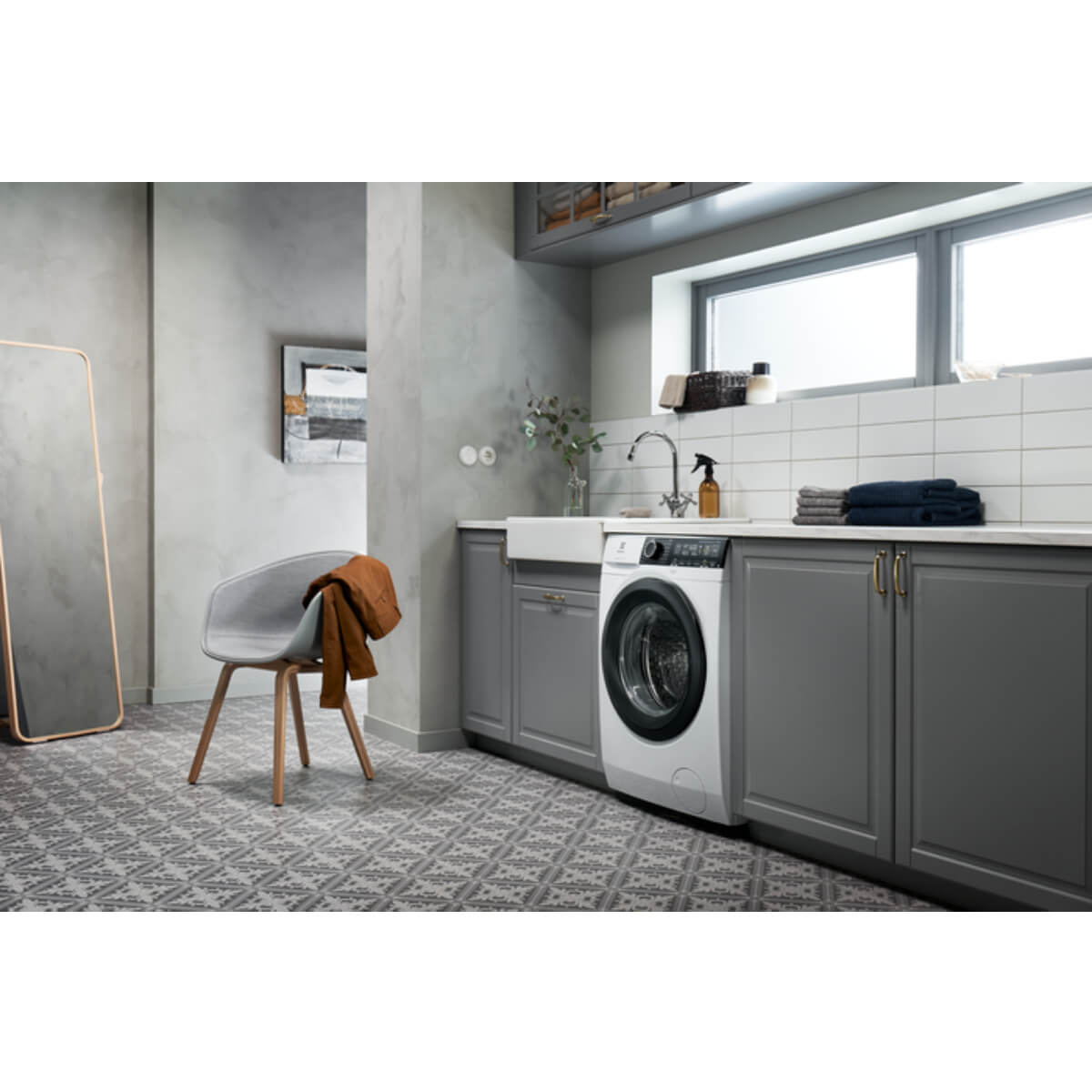 Стирально-сушильная машина ELECTROLUX EW7WR4684W