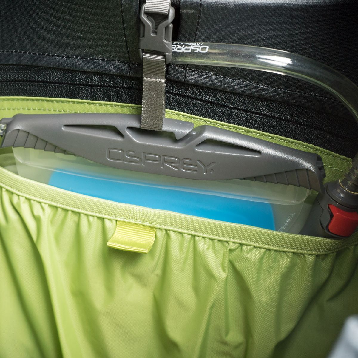 Рюкзак Osprey Atmos AG 65 (2021) Unity Blue синій