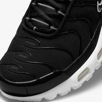 Женские кроссовки Nike WMNS AIR MAX PLUS DM2362-001