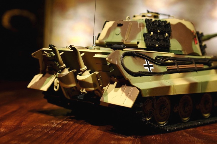Танк на радиоуправлении 1:16 Heng Long King Tiger Henschel с пневмопушкой и и/к боем HL3888A-1Upg