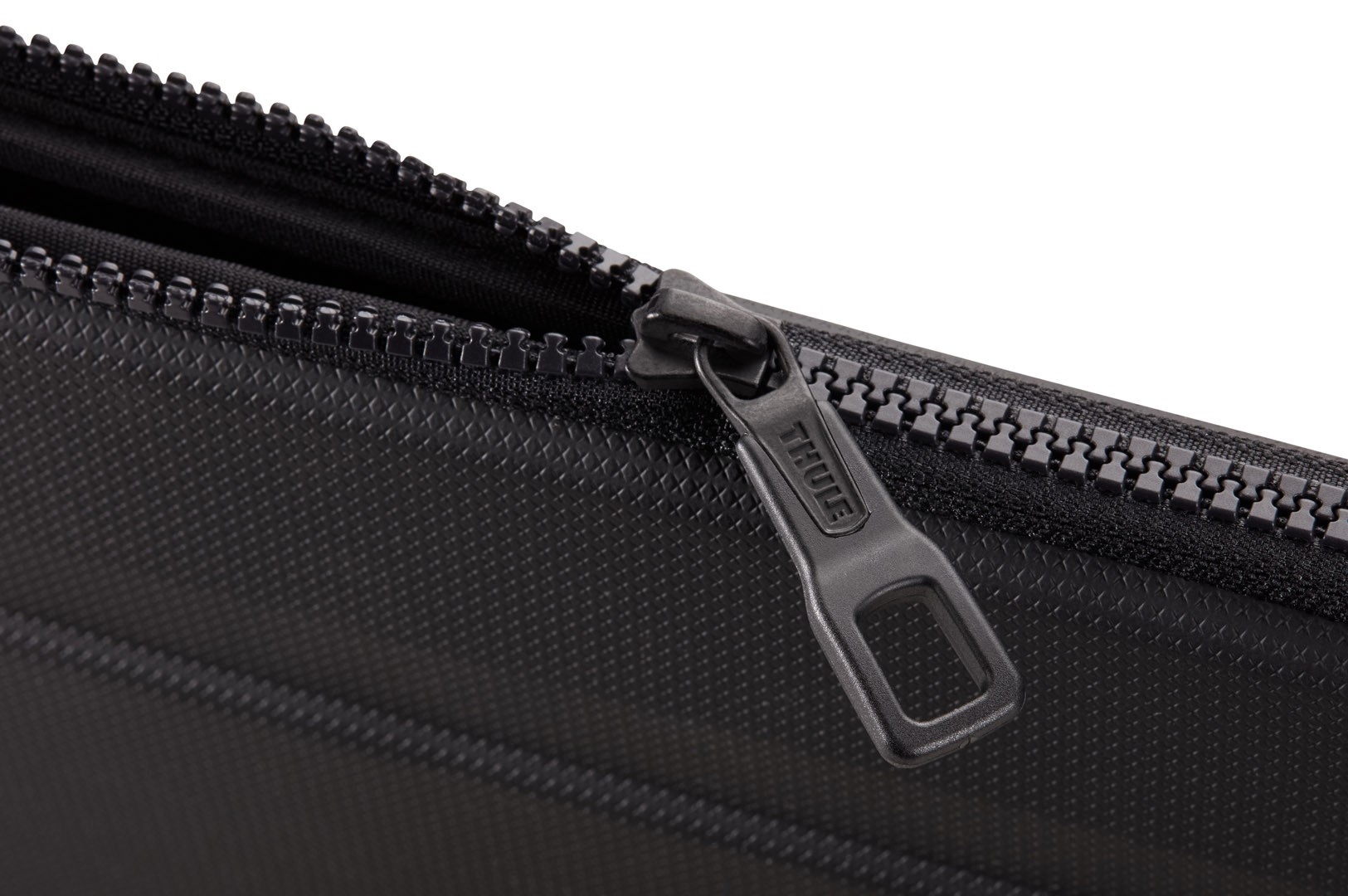 Чехол Thule Gauntlet MacBook Pro Sleeve 13