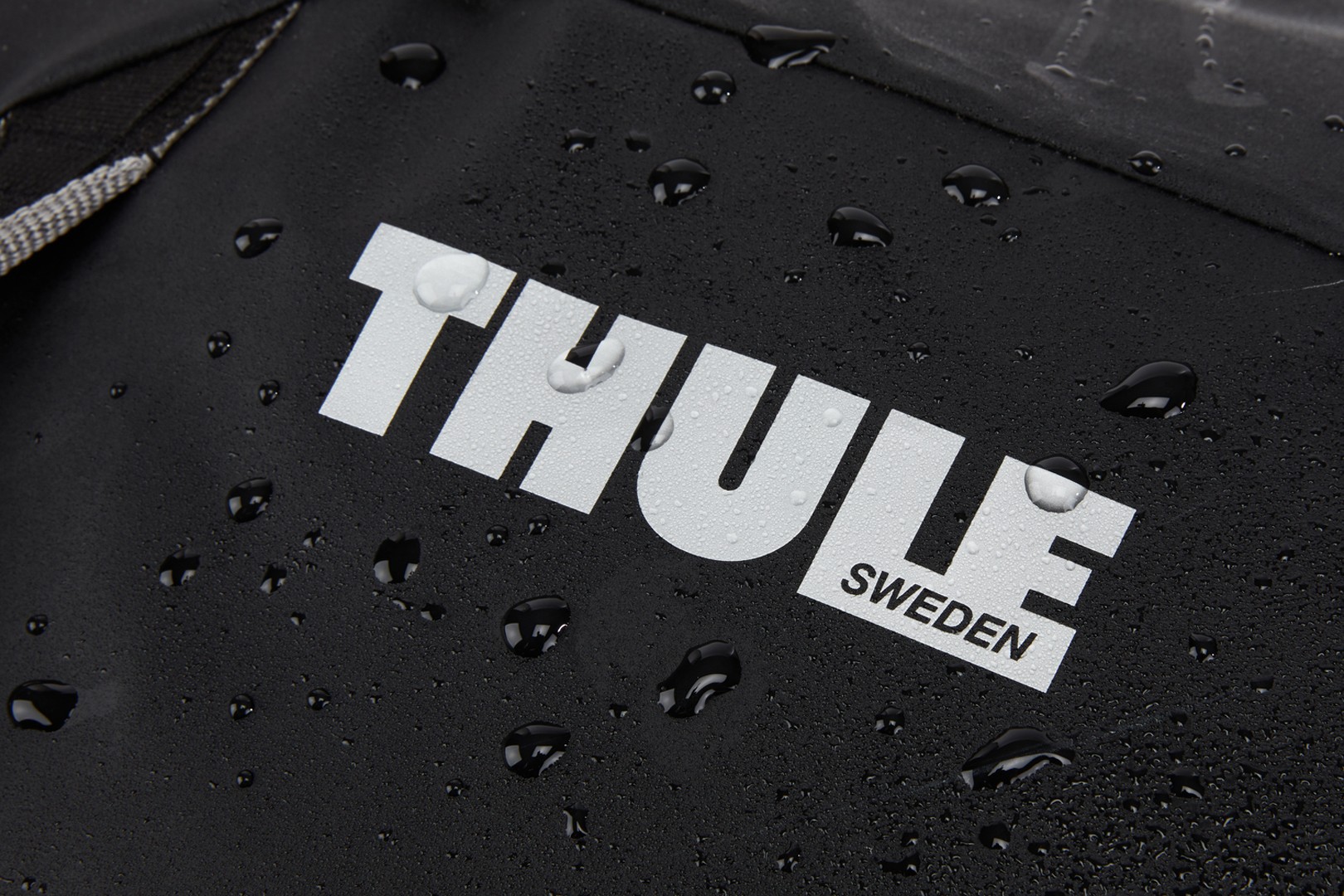 Чемодан на колесах Thule Chasm Luggage 81cm/32' (Black) (TH 3204290)