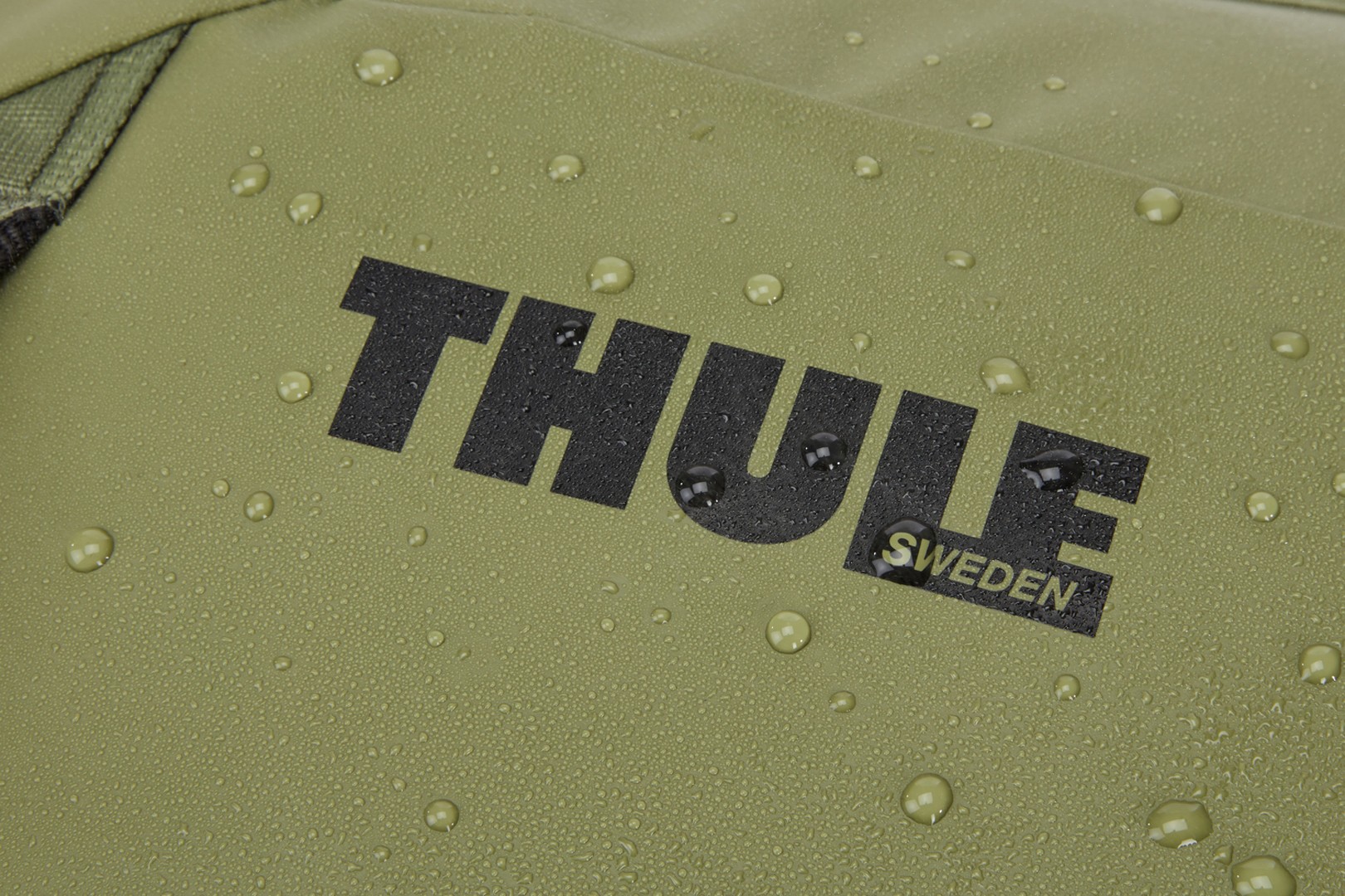 Чемодан на колесах Thule Chasm Luggage 81cm/32' (Olivine) (TH 3204291)