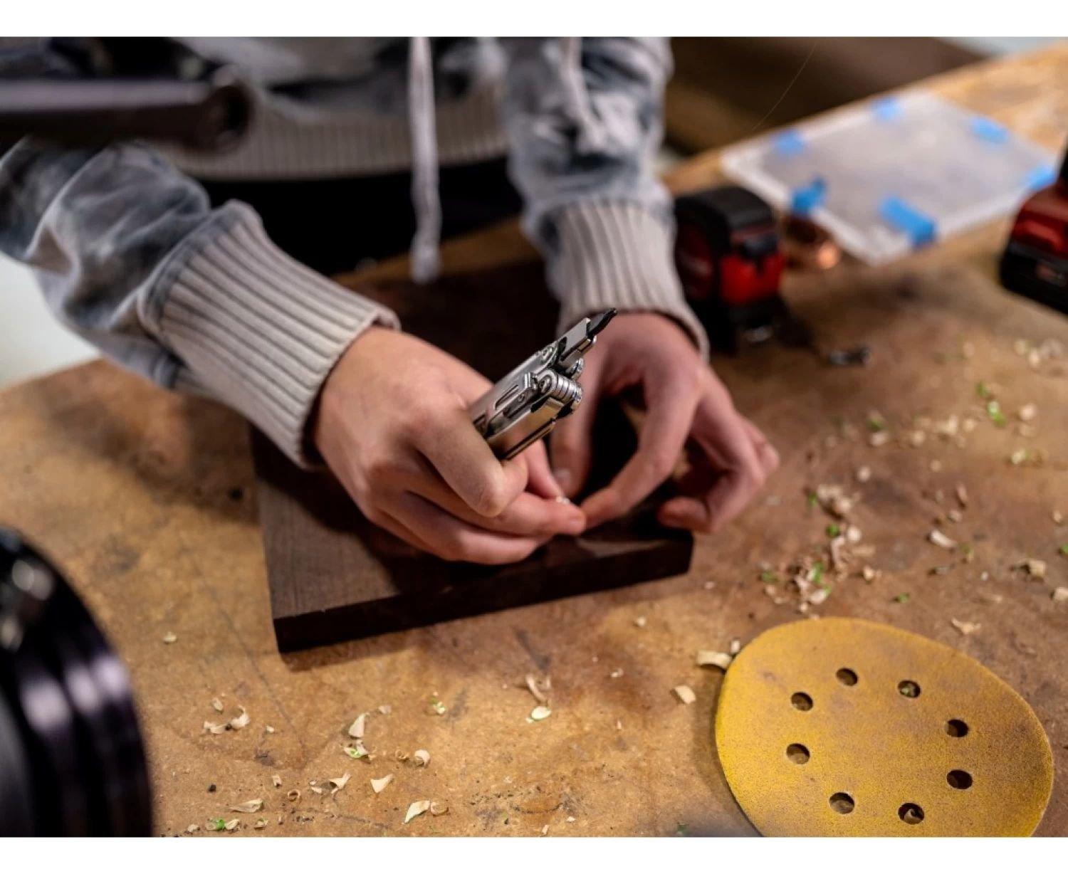 Мультиинструмент Leatherman CURL, синтетический чехол, карт. кор.